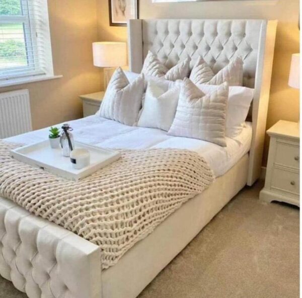 Larisa Bed